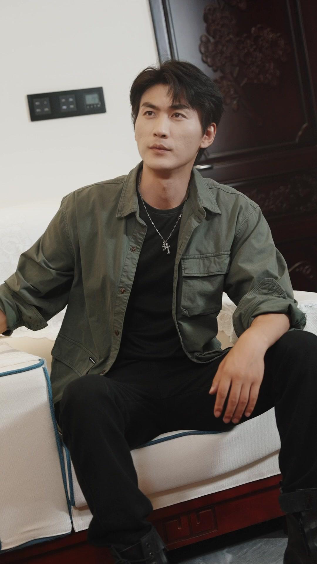 LE SOLEIL DE L'ARMÉE