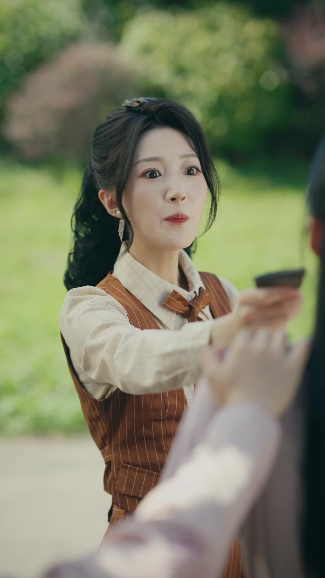 Komandan, Putrimu Tukang Sepatu