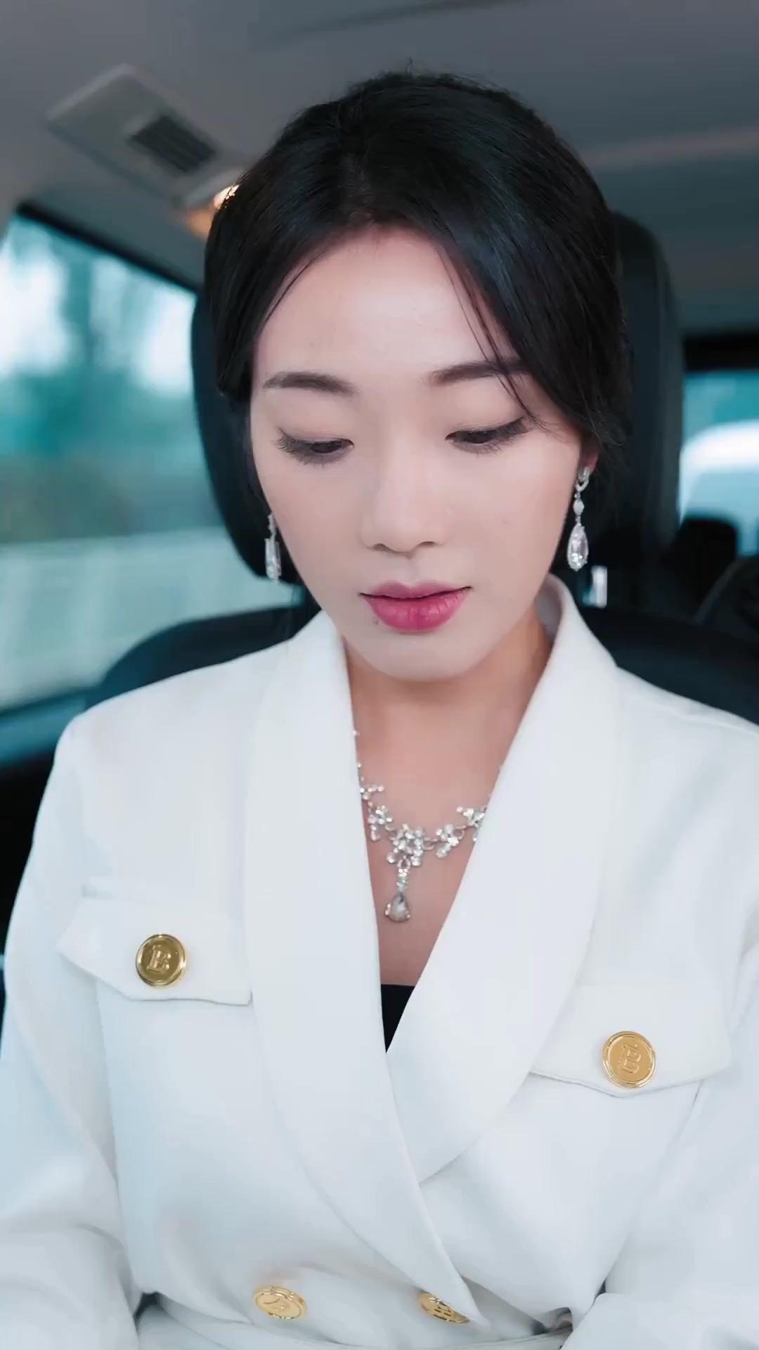 (Dubbed) Reborn with the Script: Spoiling My Wheelchair Queen