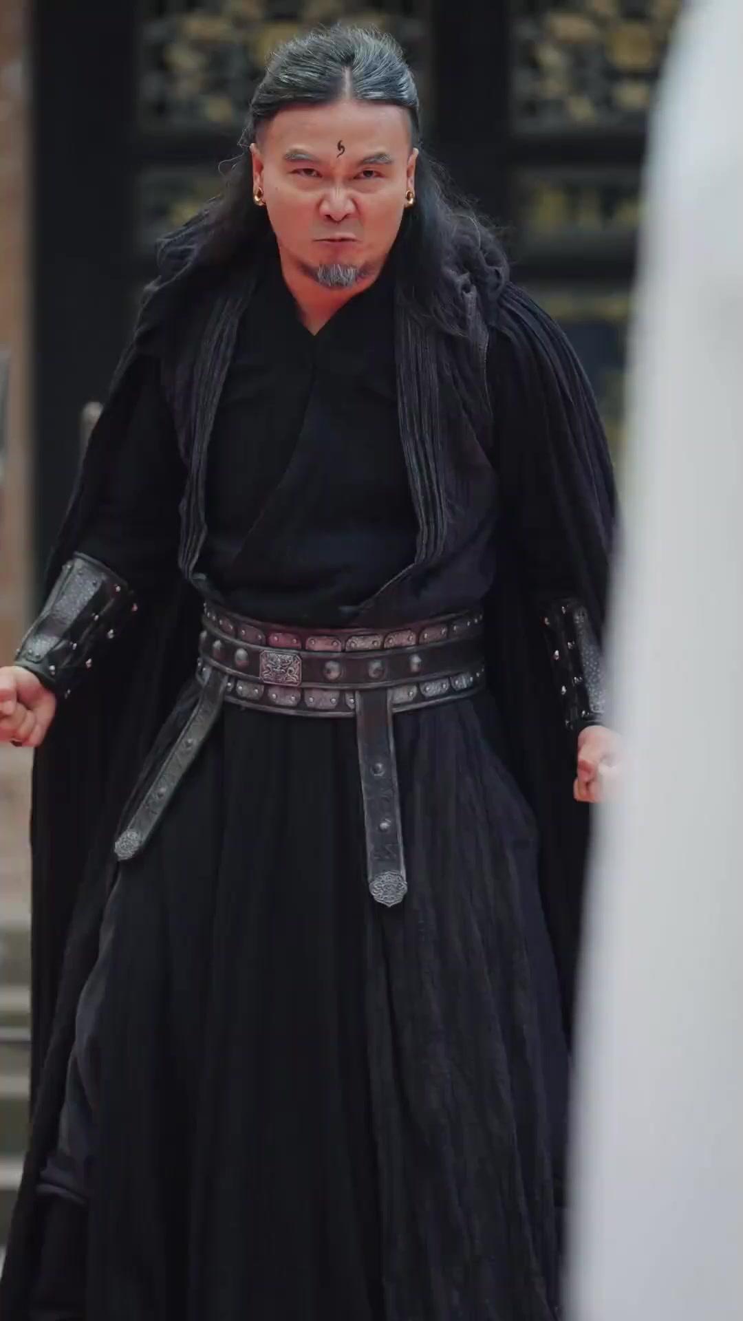 Ibu, Hunus Pedangmu!