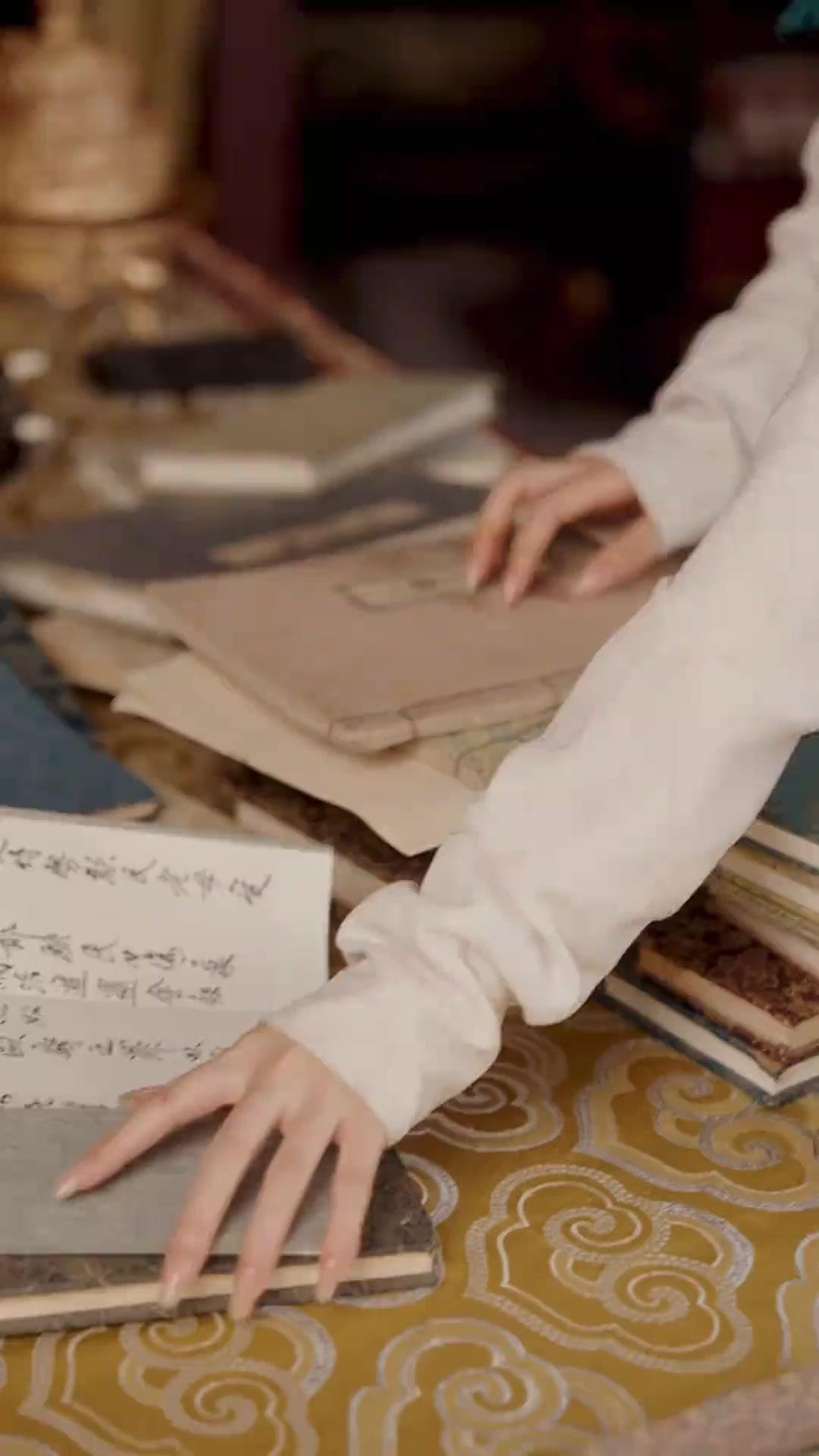 Your Majesty… I’m Just a Courtesan!