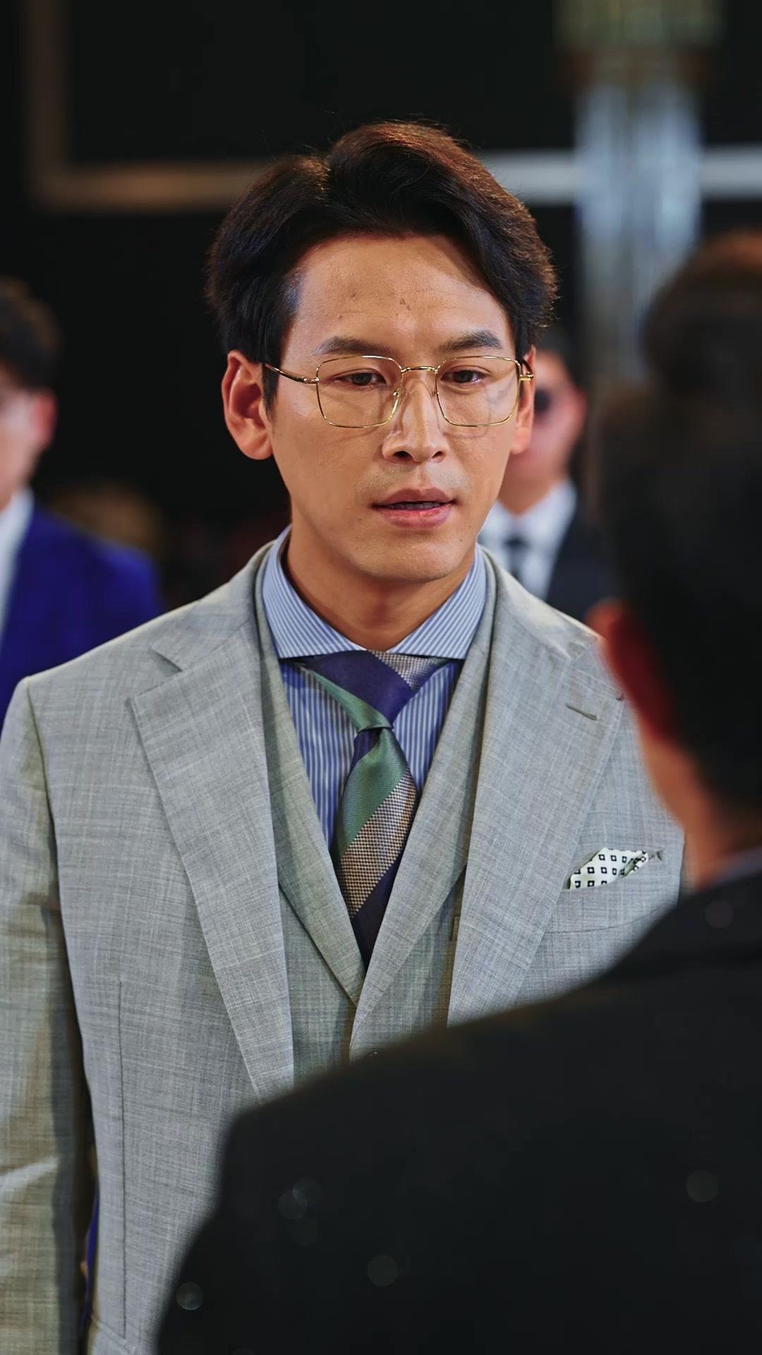 Mic in Hand, Ex on Knees