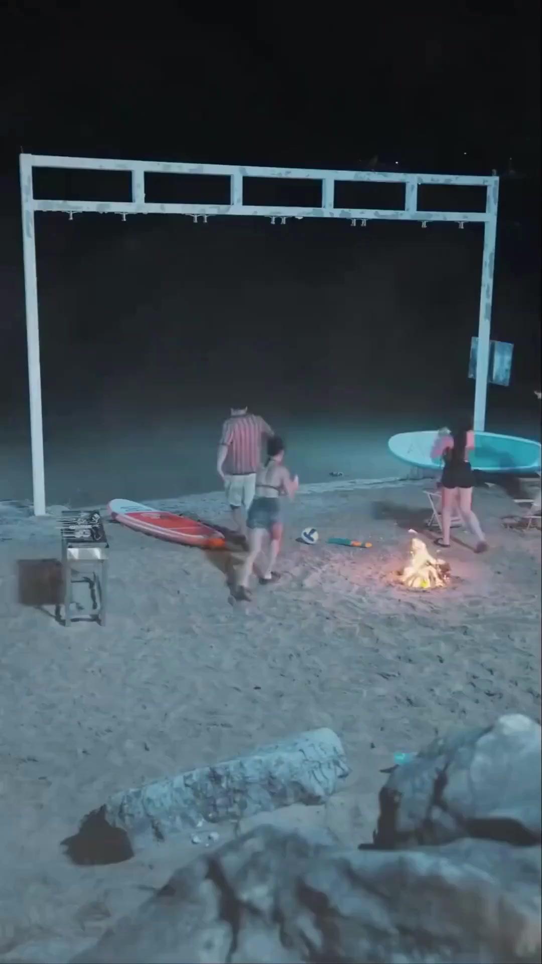 (Dublagem) O Ataque do Tubarão Gigante