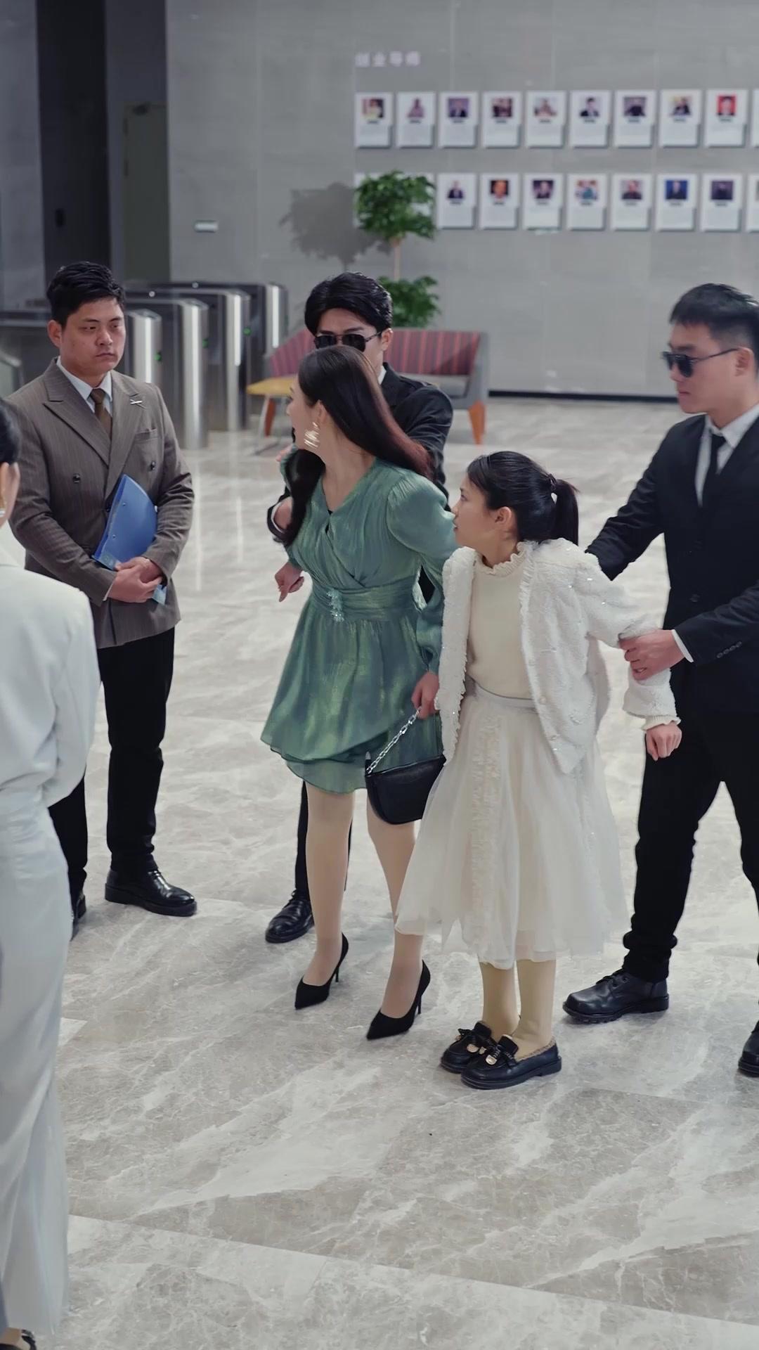 Aku Dibawa Angin, Kuizinkan Kau Pergi