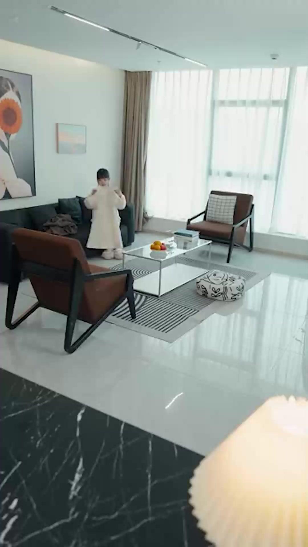 Ani Evlilik Tatlı Eş Büyük Patron