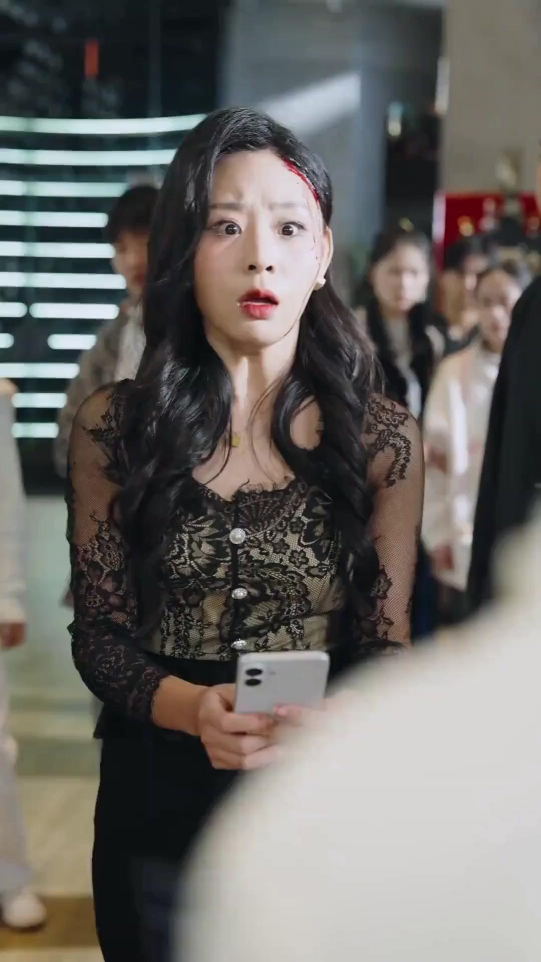 (พากย์เสียง) คิดว่าไม่หรูหรา