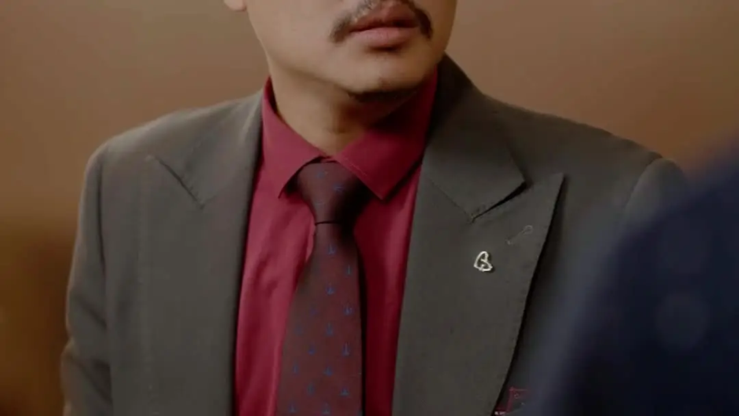 The Double Life of My Ex: When a Vest Holds More Secrets Than a Diary