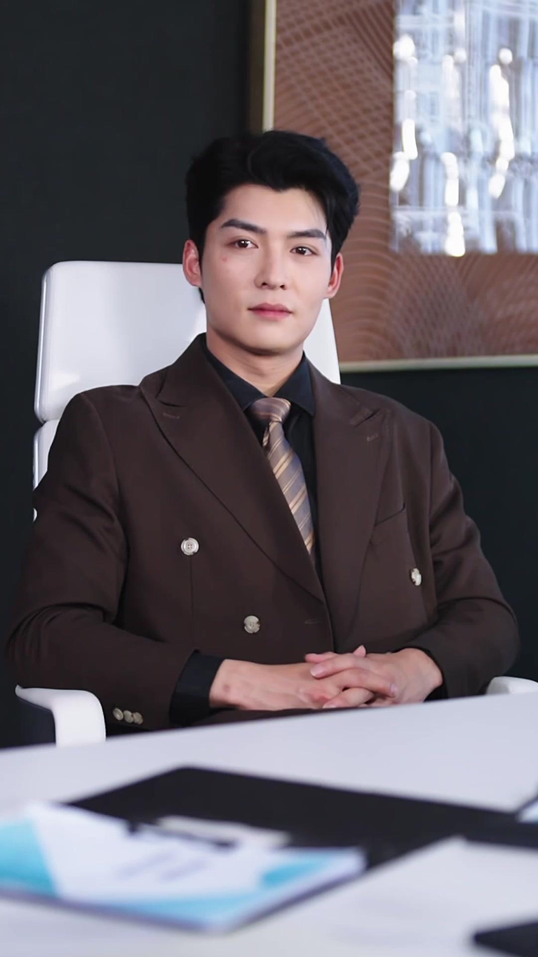 Bullied Me? My Dead CEO Ex Is Back!