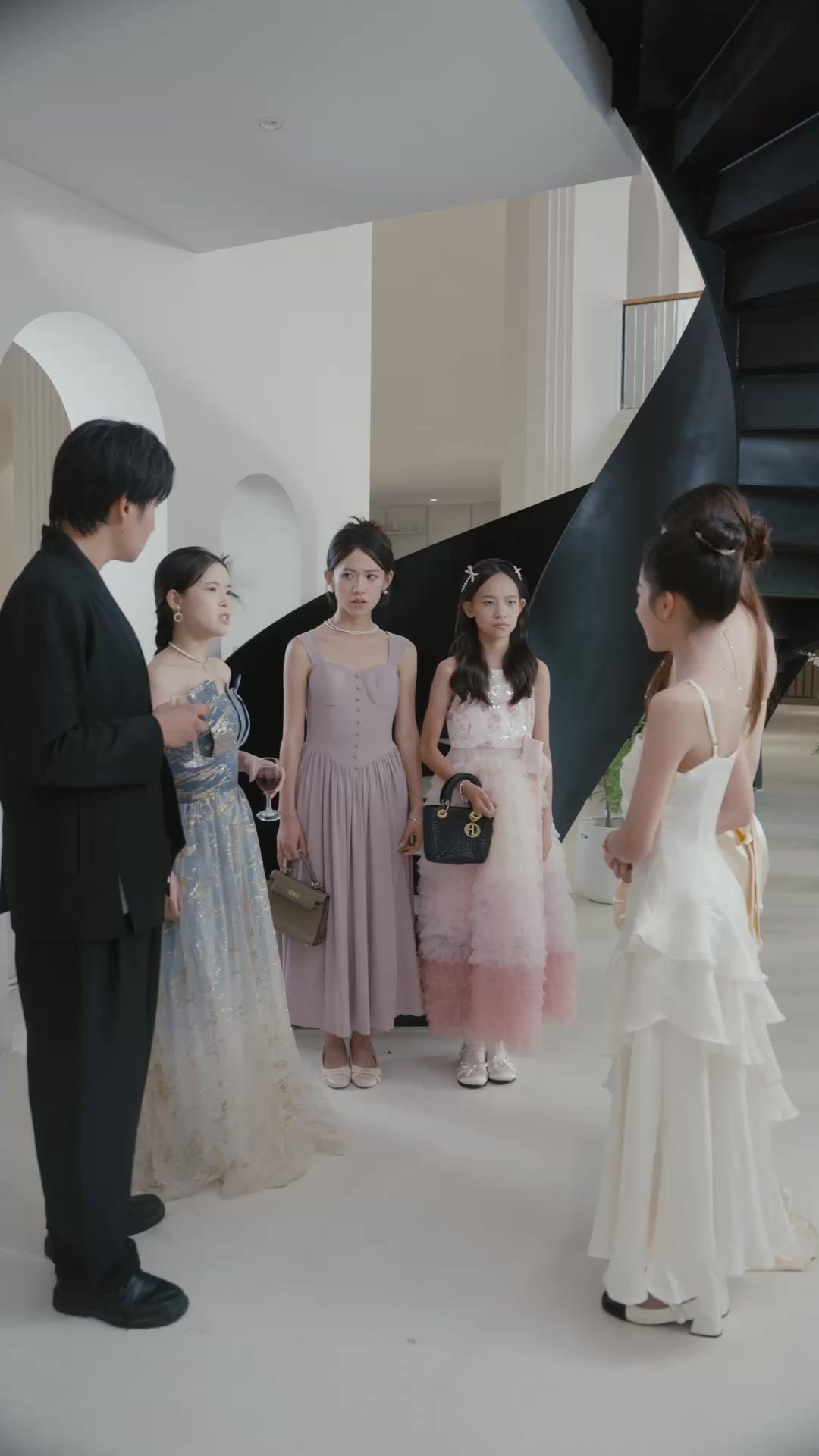 A Herdeira Voltou: Seu Pai é o Maior "Pai-Coruja"