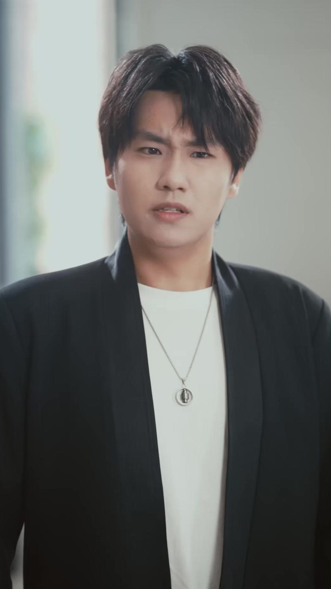 A Herdeira Voltou: Seu Pai é o Maior "Pai-Coruja"