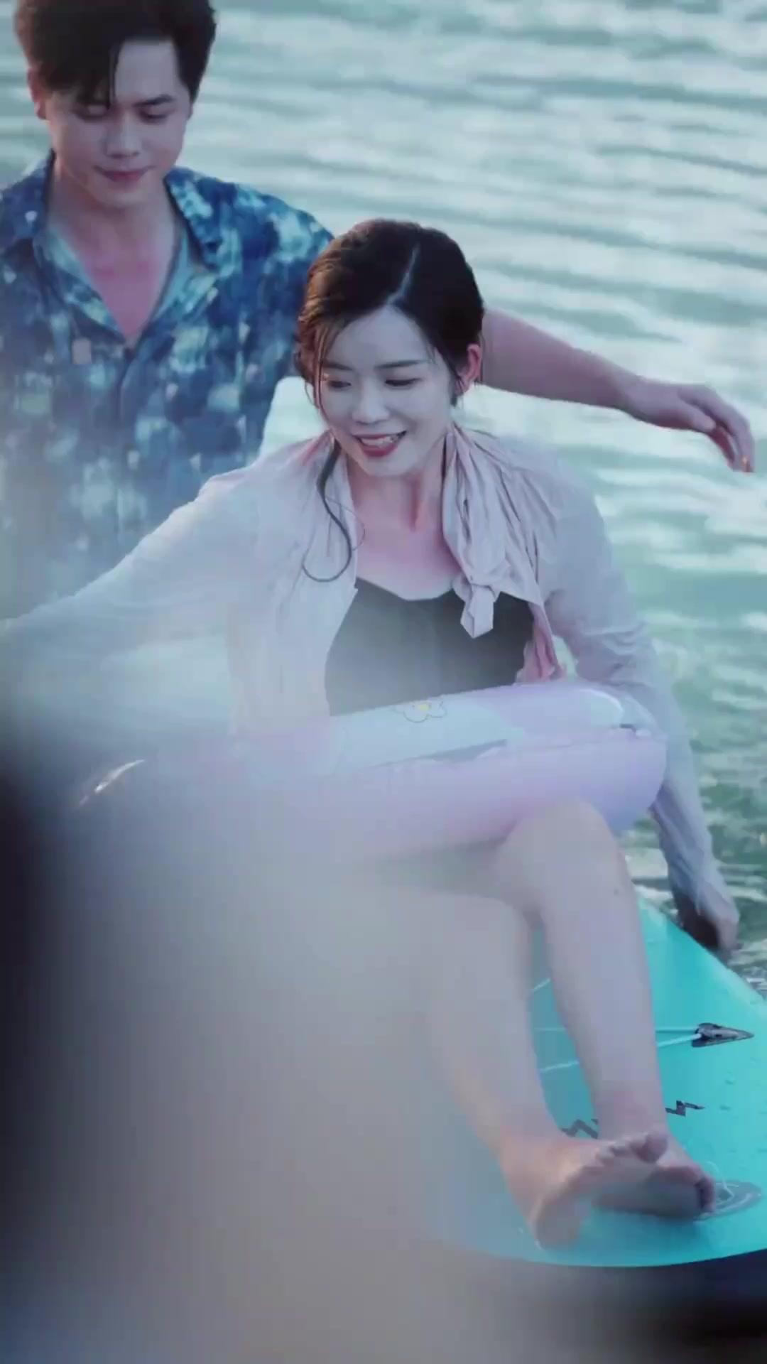 （더빙）심해의 포식자: 섬이 삼킨 배신