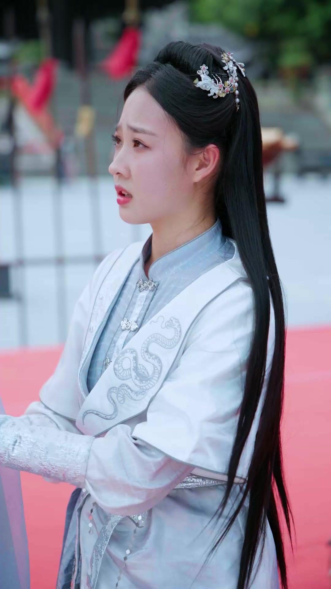 Bajo la máscara del inútil