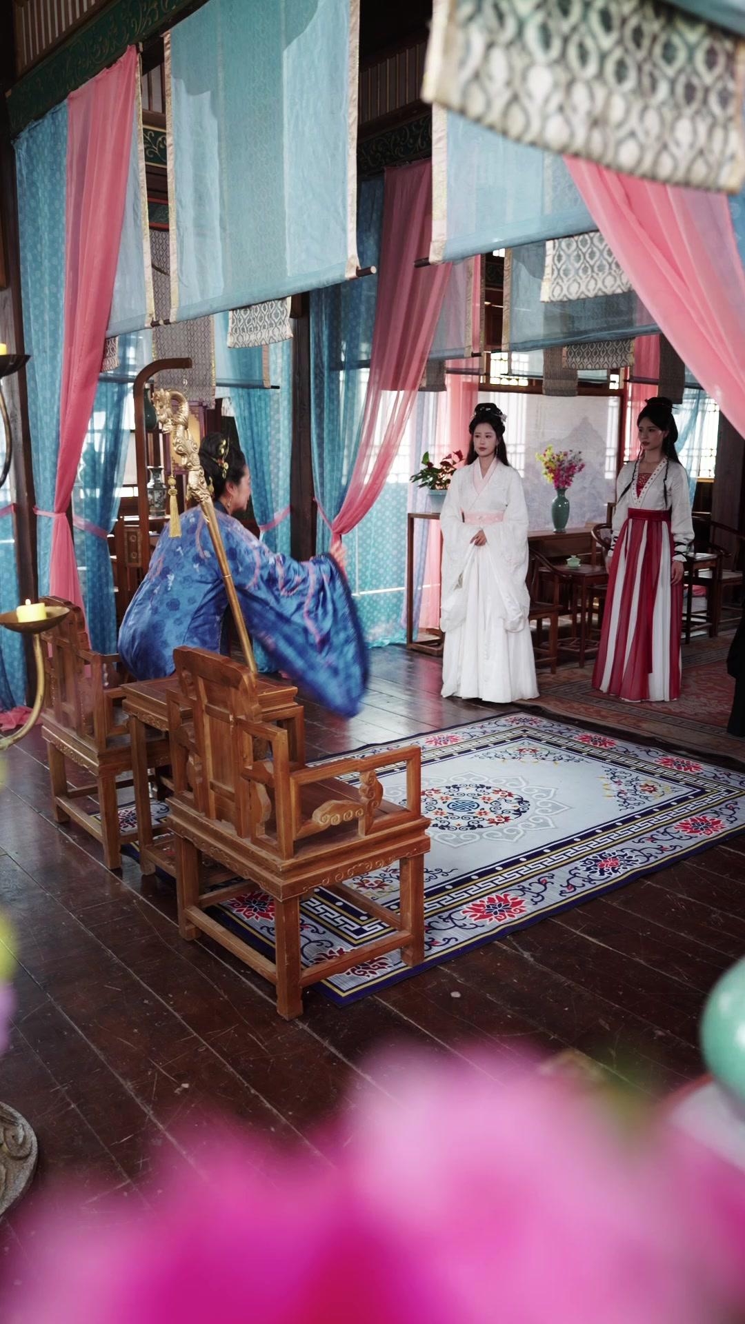 My Stepsisters Spoiled Me into a Legend