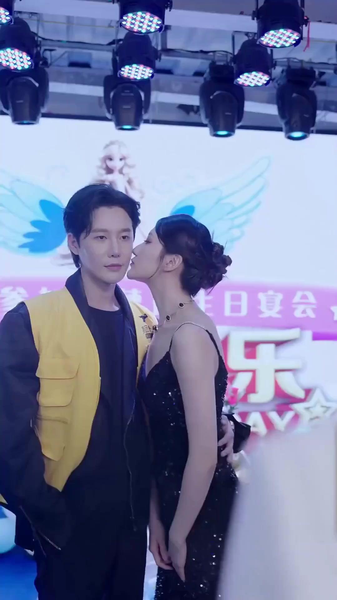 (Dublajlı) Para Kadınlara Harcanır