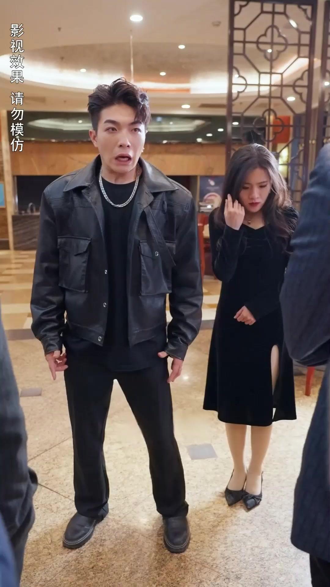 VIVIENNE : L'ÉPOUSE INTERDITE DES LÉGER