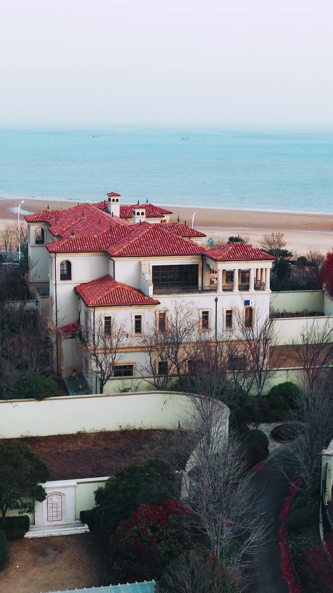 King Returns on Christmas Eve