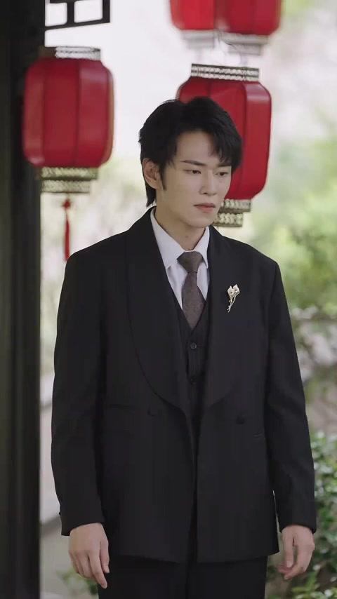 (Doblado) ¿La sustituya de quién?