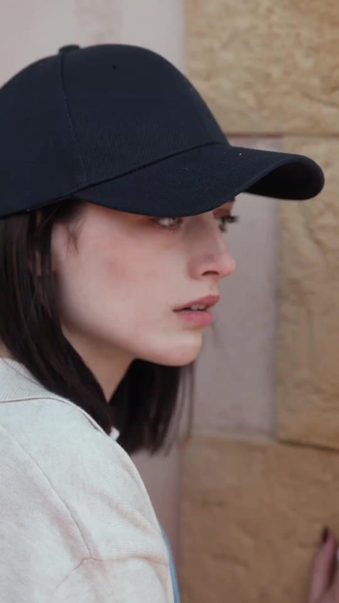 Sin piedad para la impostora