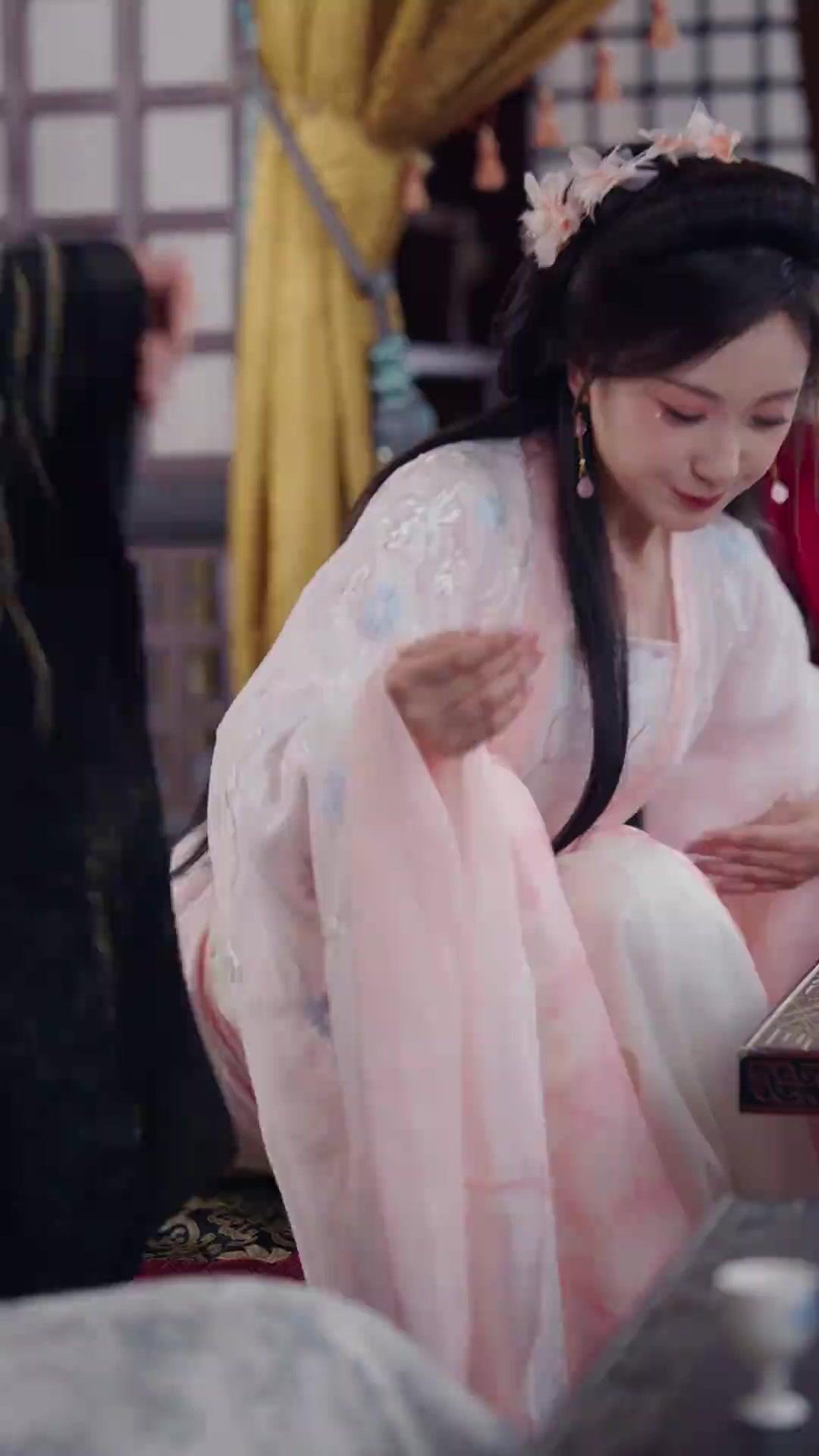 (Doblado)Princesa, compórtese