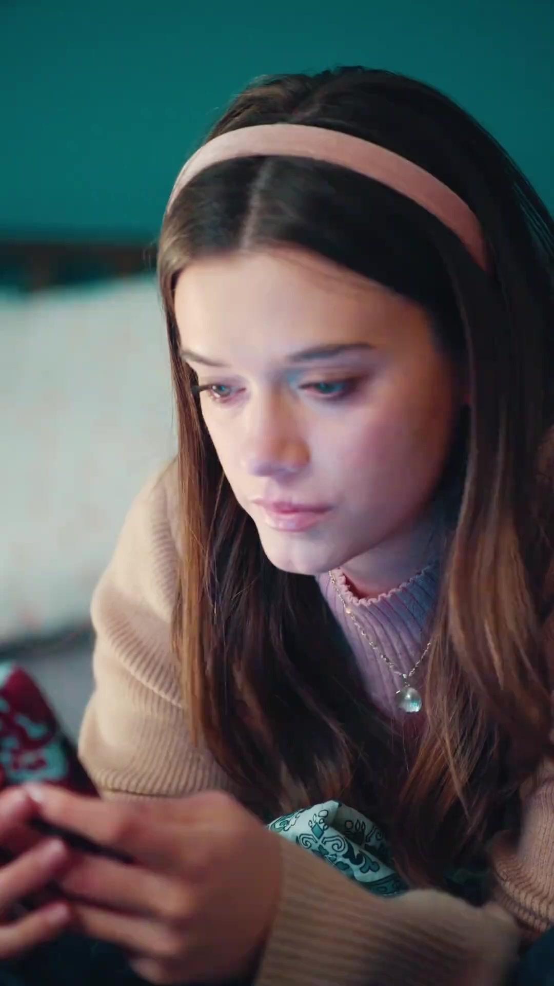 IL MIO COINQUILINO È UNA Superstar Segreta