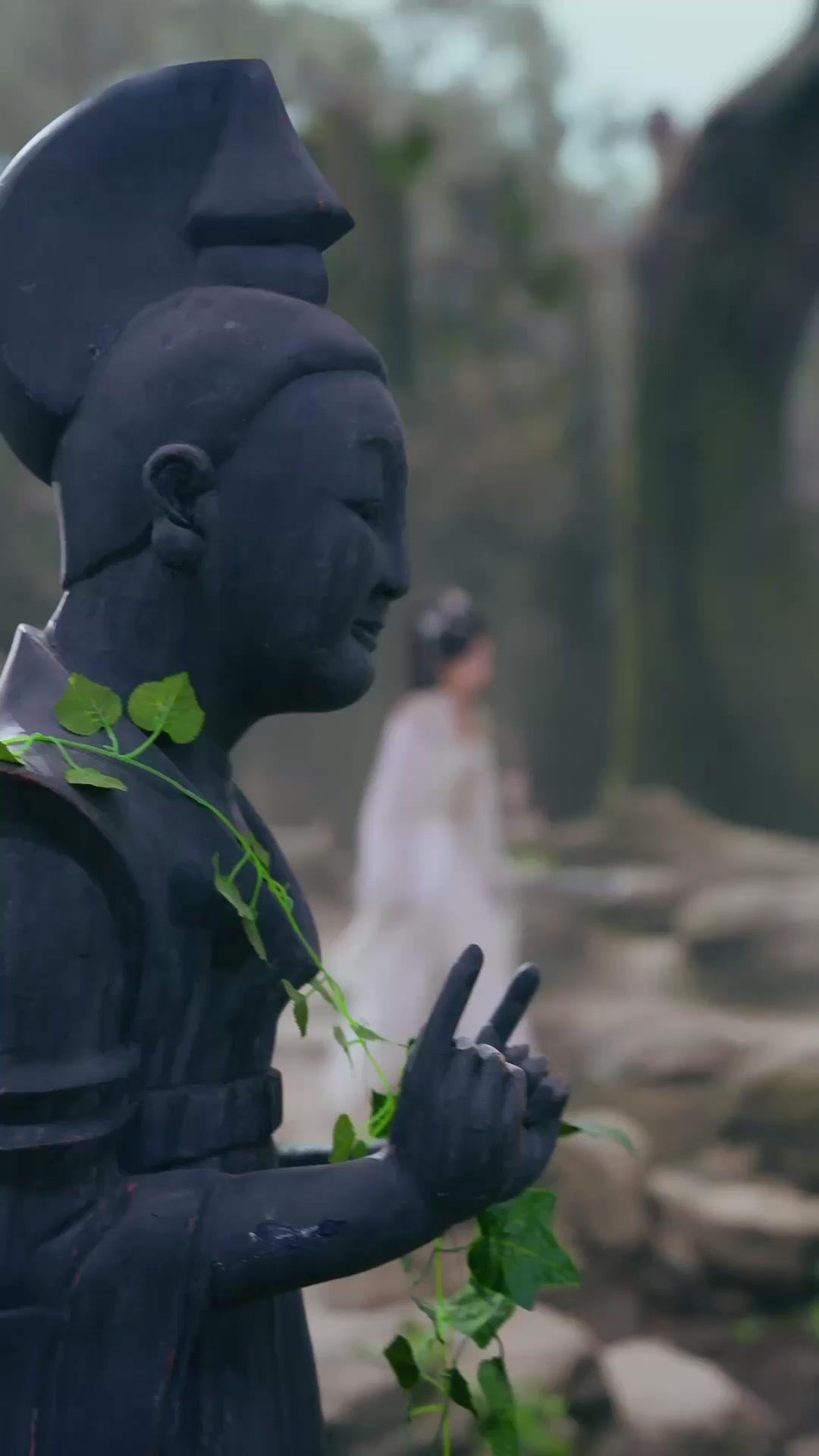 A Vilã… Que Quebra o Destino?!