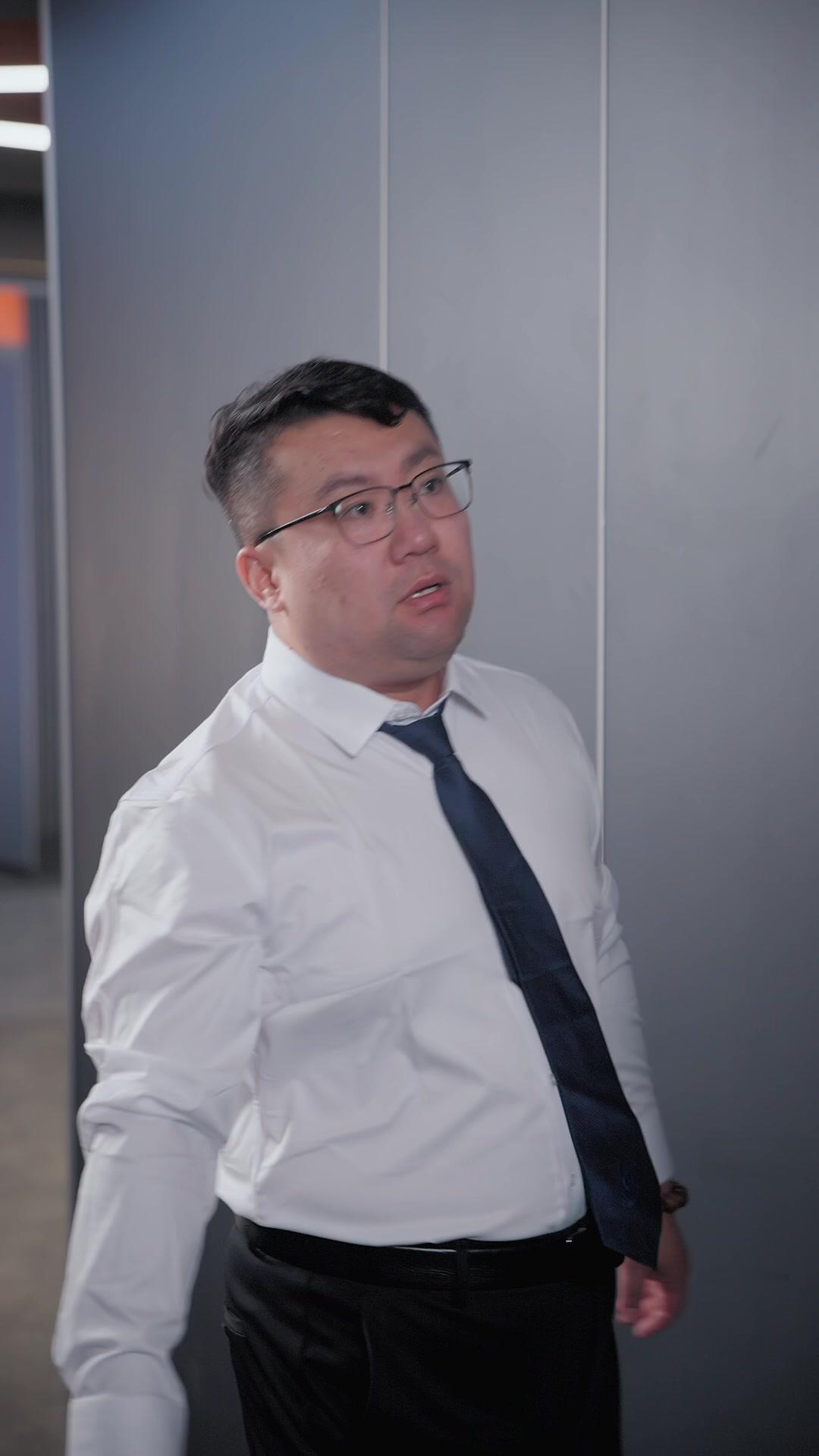 Suami Satpamku Itu Miliarder