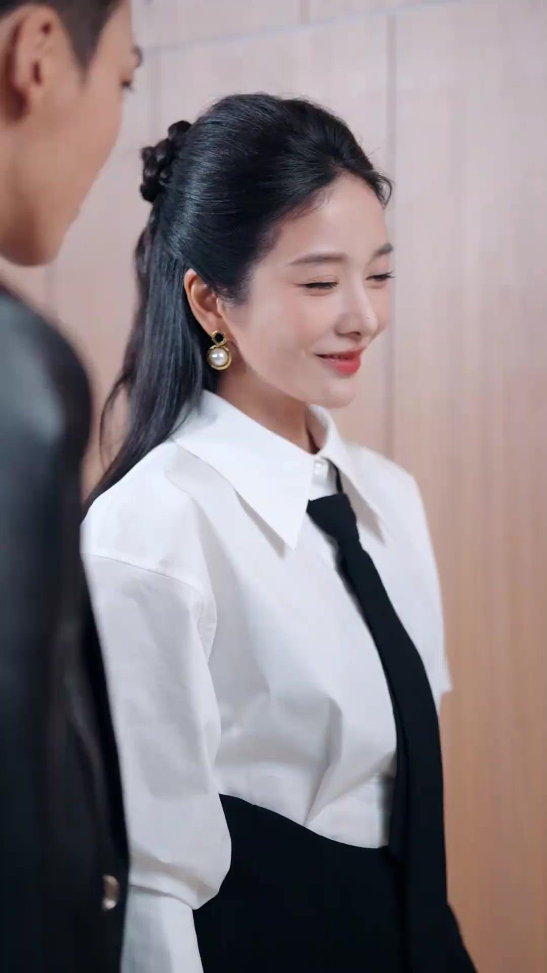 Ratu Bisnis, Puteri Dendam