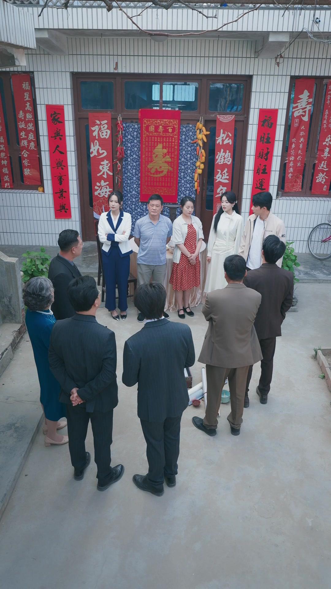 La más guapa no me suelta