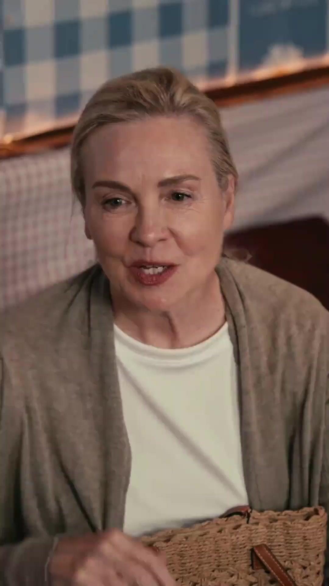 (डबिंग) अरबपति के माता-पिता मत छेड़ो