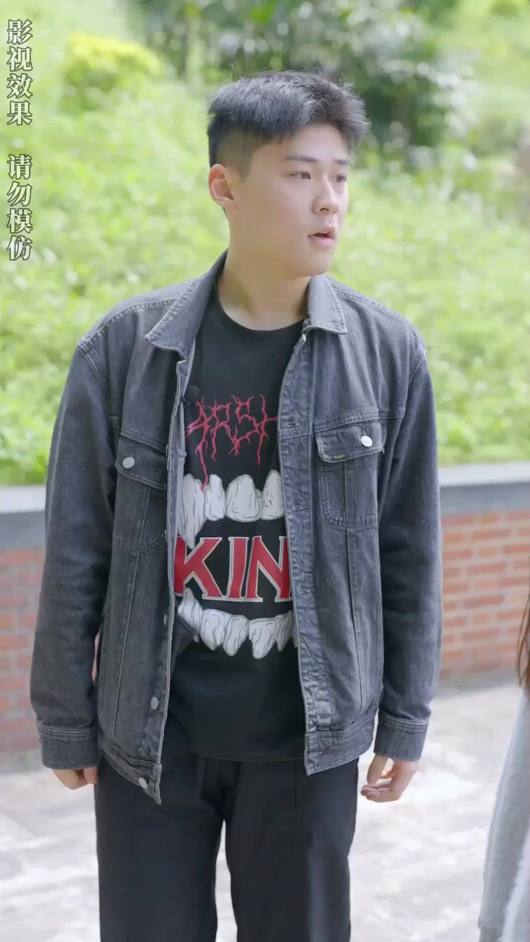 زوجي مدللني بجنون