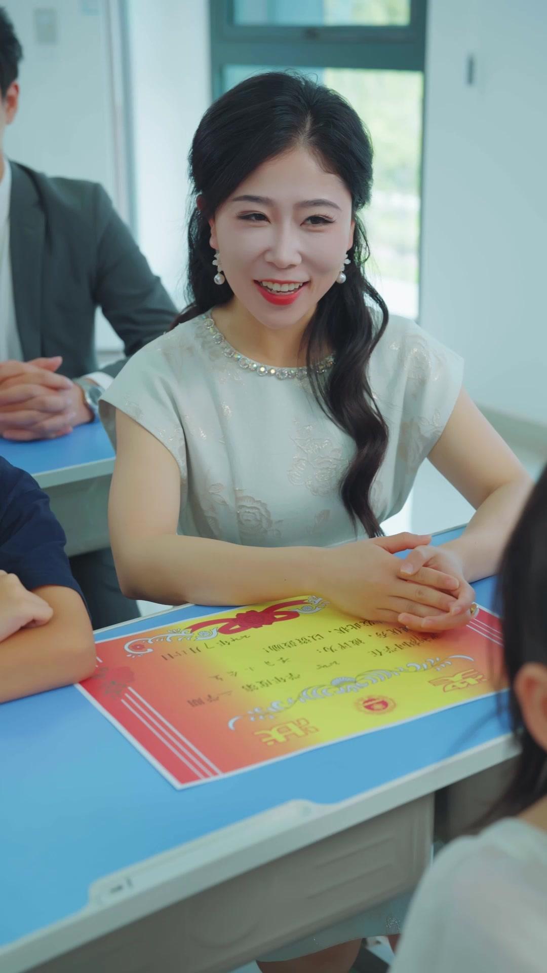 Dad’s Back! Kneel, Fakers!