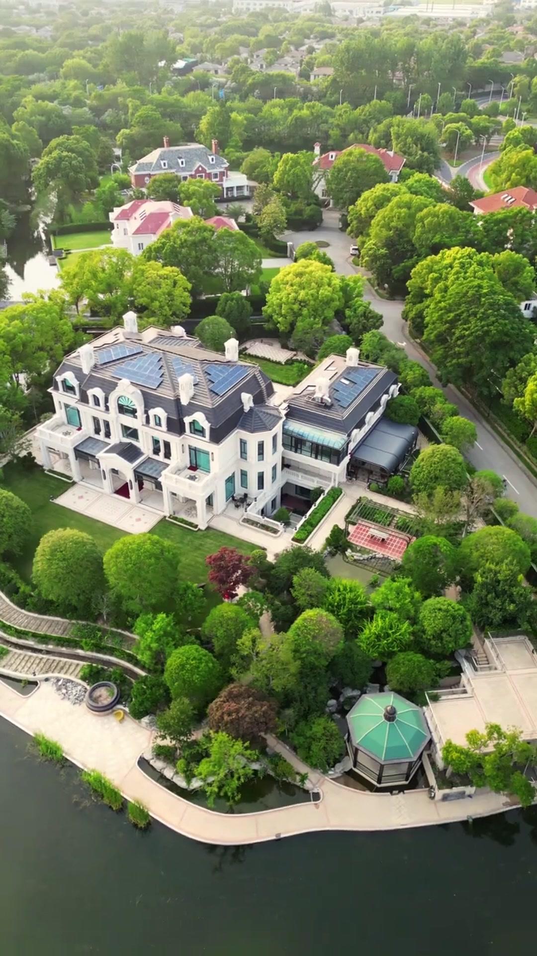 惡僕歸來，再護小姐