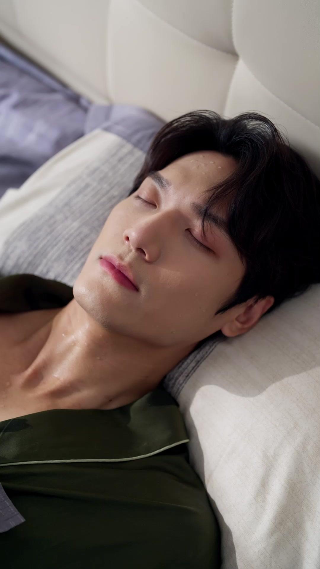 Spegne il Fuoco, Ma Brucia Me