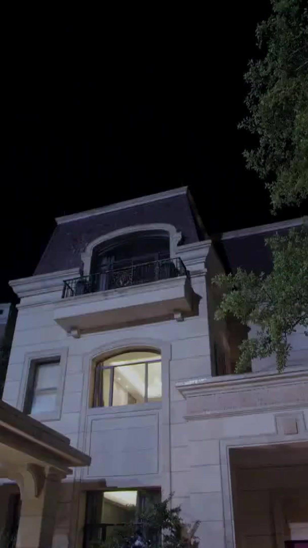 Dia Bukan Sahaja Adikmu