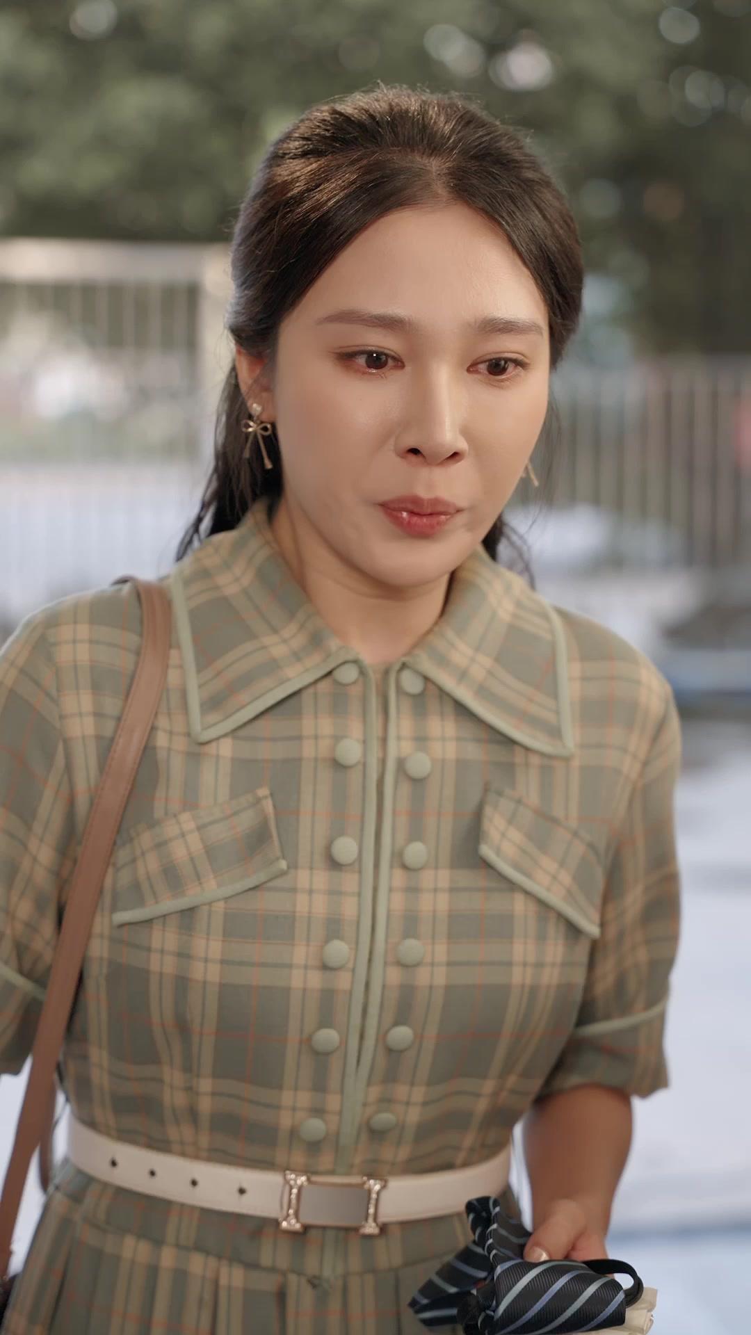 Cinta yang penuh bohongan