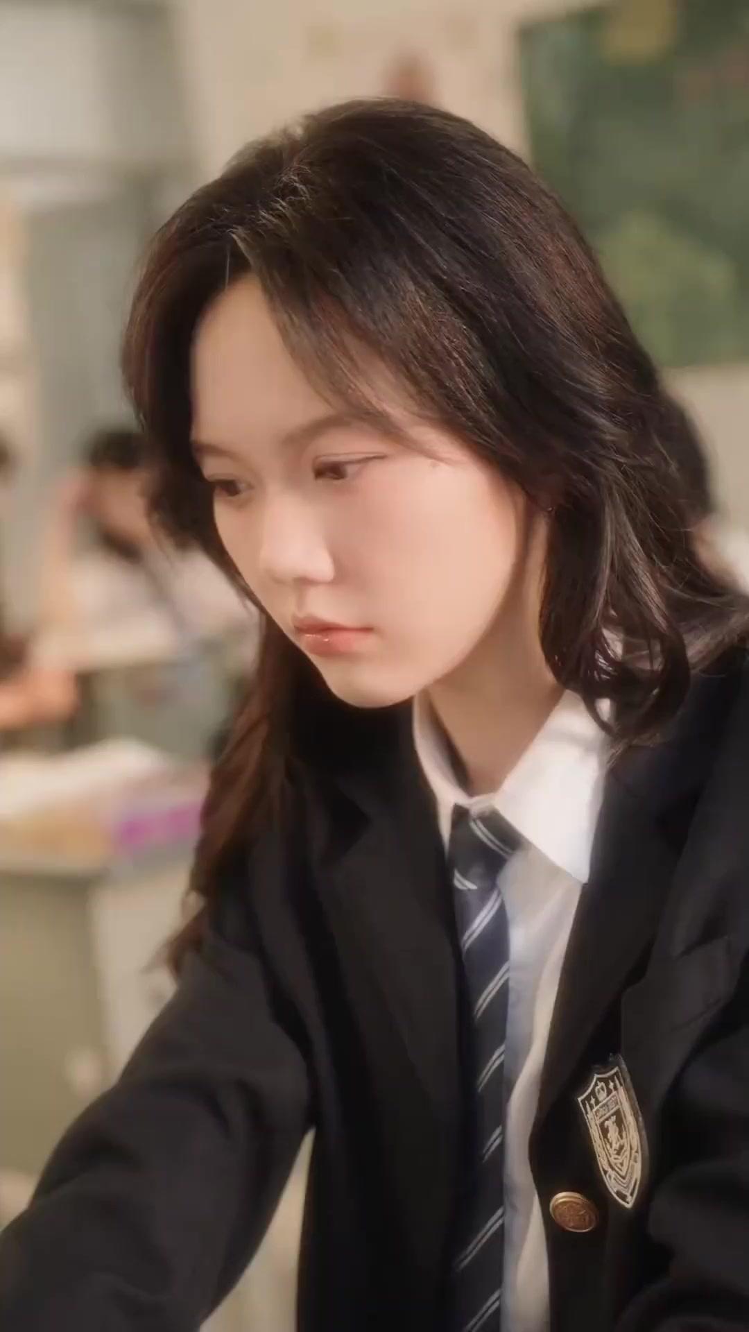 Charlotts Rache: Adams Schild