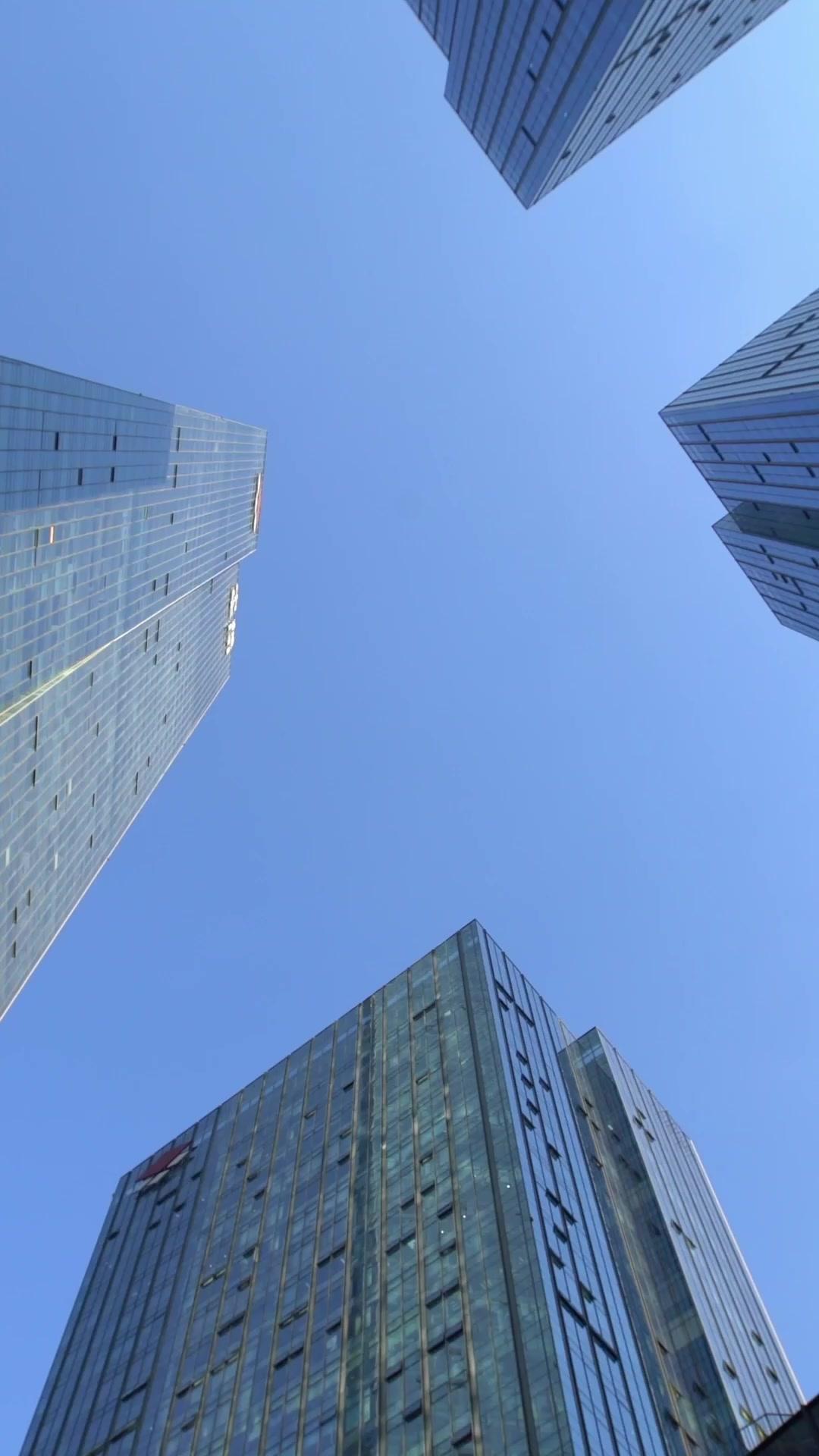 Parí su heredero, me consiente