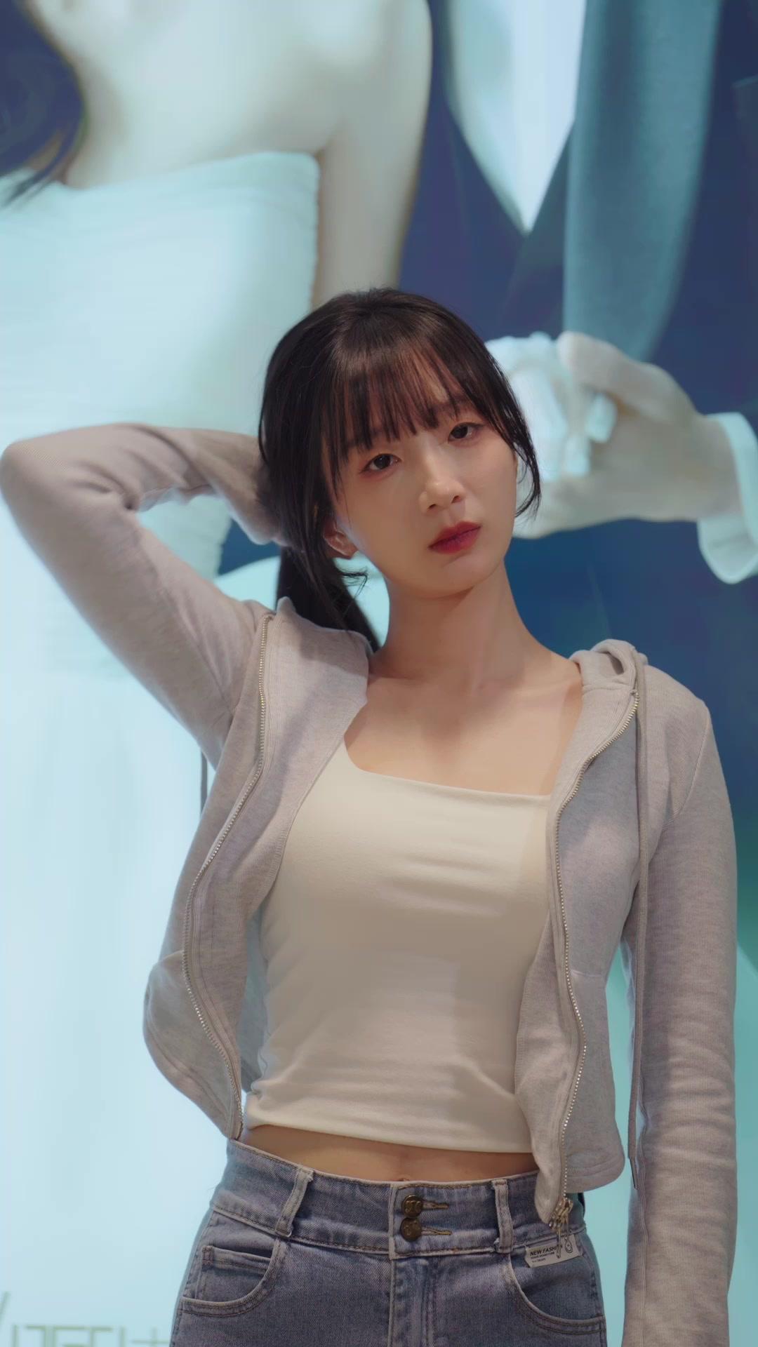 NOÉMIE, SA PRINCESSE VOLÉE