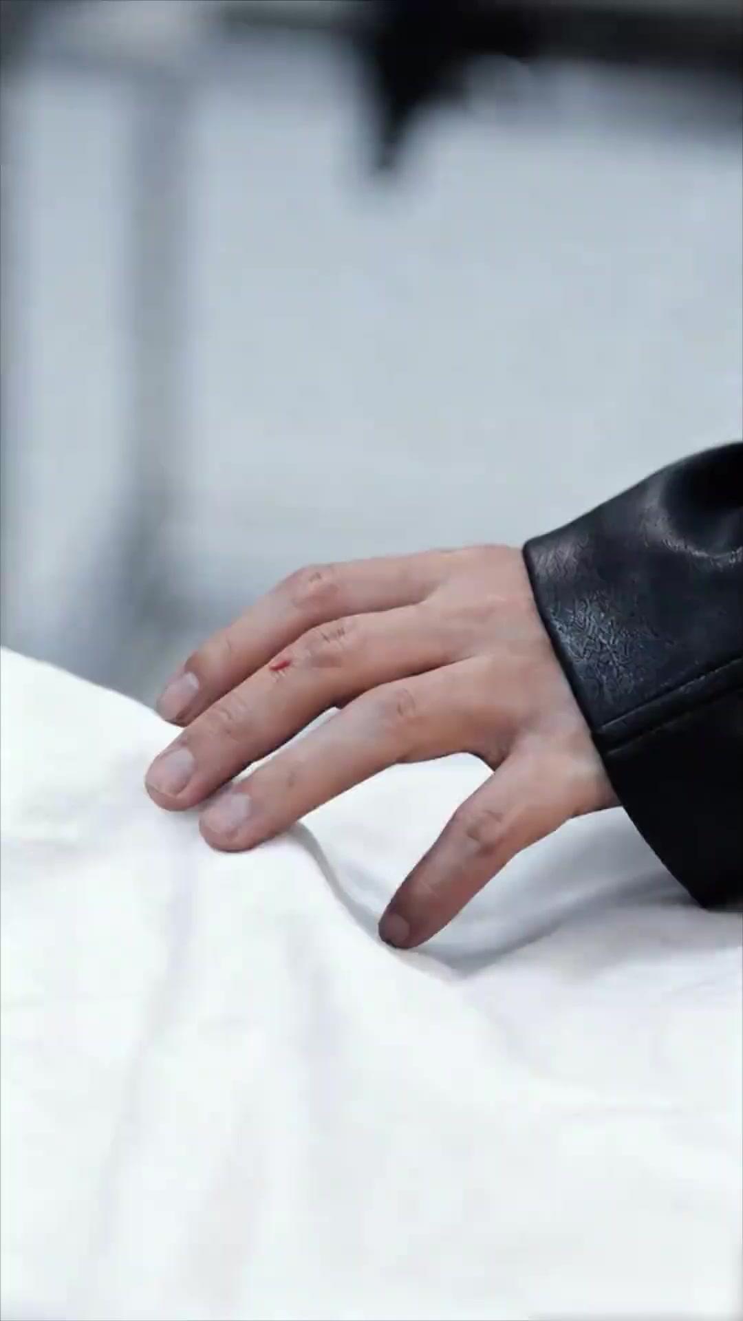 PLUS D'AMOUR NI DE HAINE