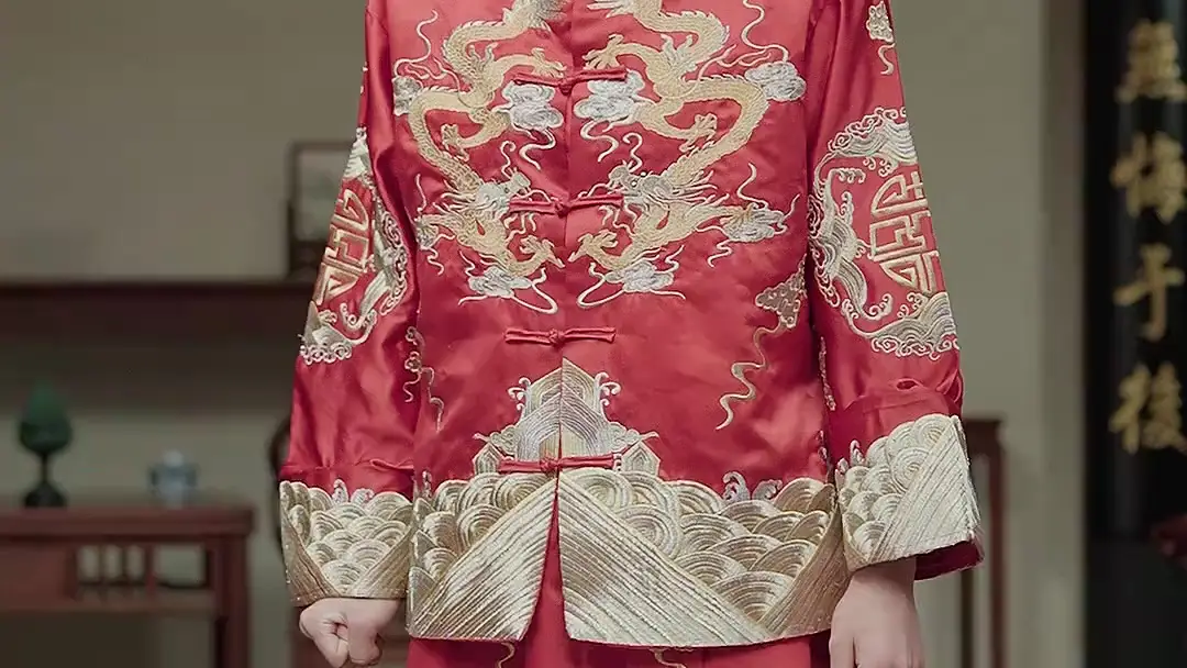 When the Bride’s Bodyguard Becomes the Real Star