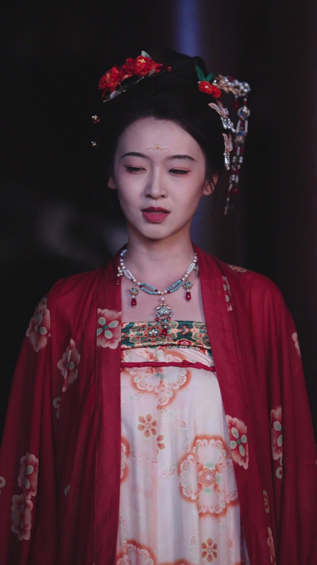 I Became My Sister to Avenge Her