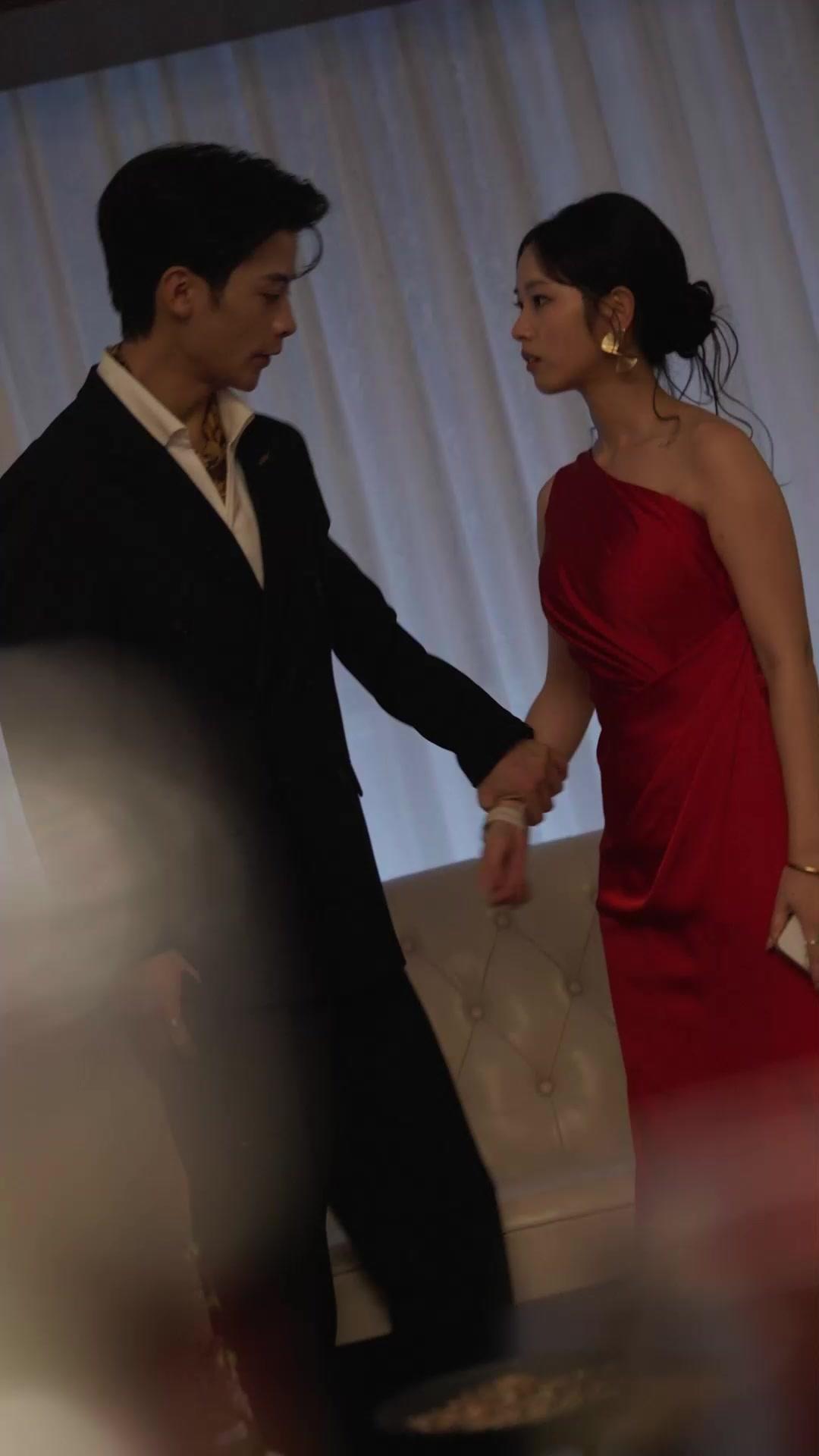 Reborn as the Tycoon’s Vengeful Bride