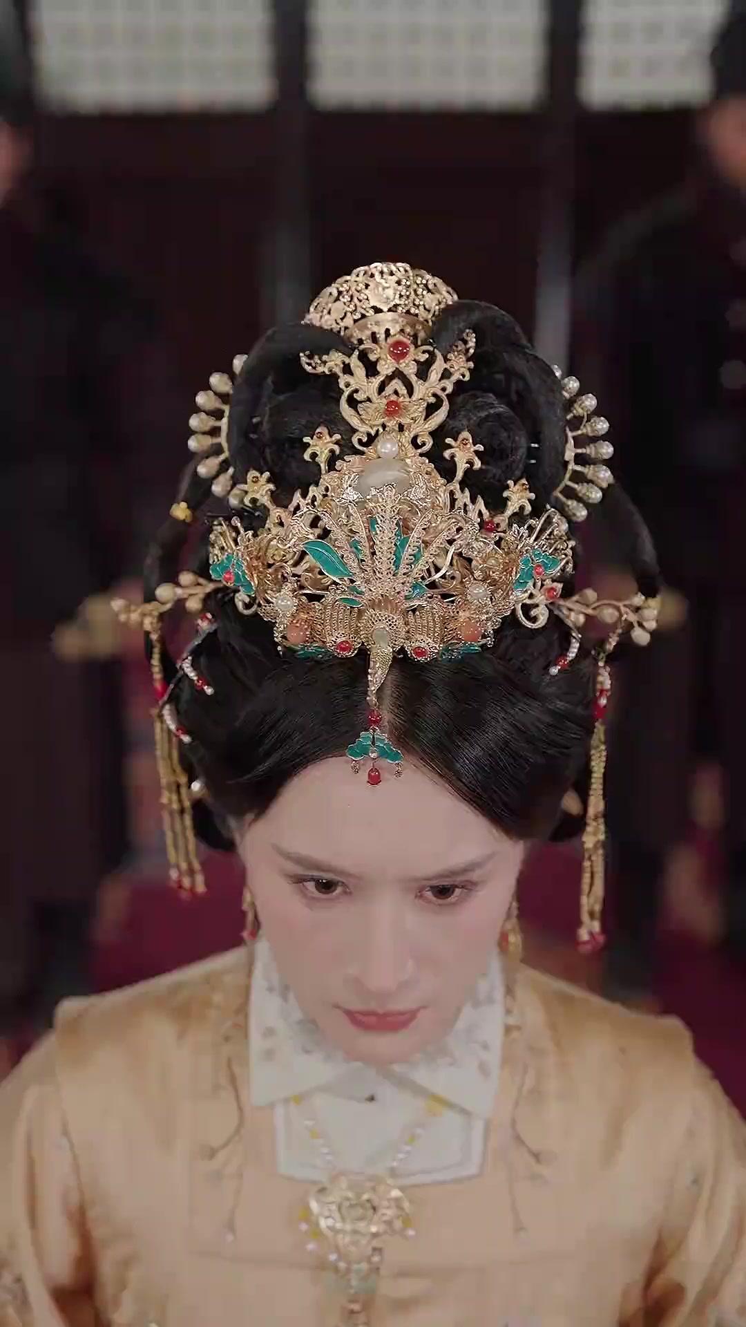 سيدة العنقاء من الطبقة الأولى