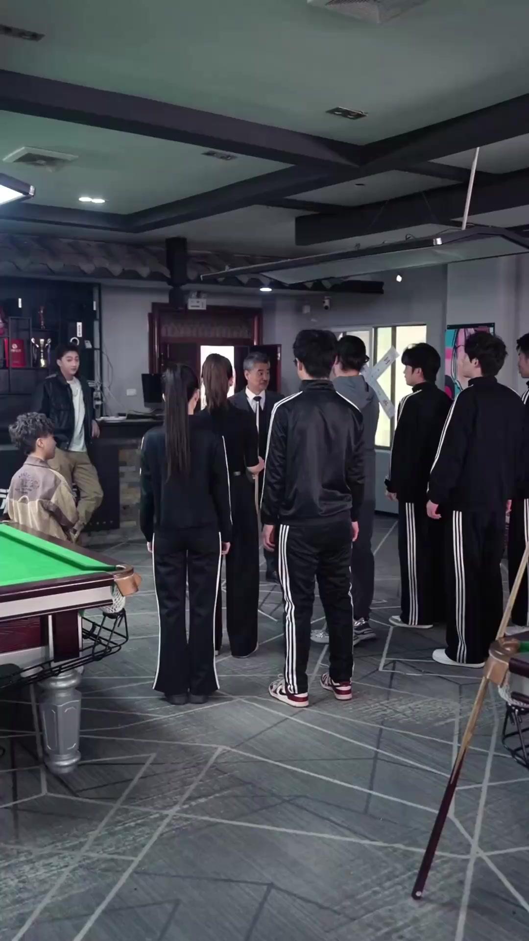 Bola Biliar dan Dilema Cinta