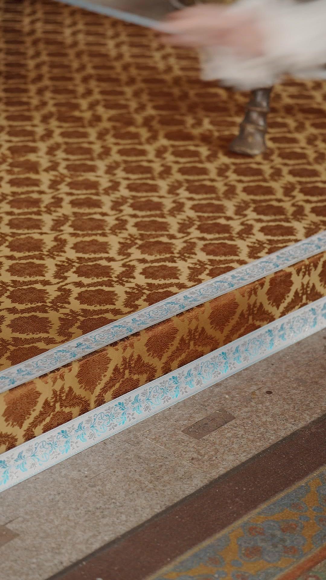 Your Majesty… I’m Just a Courtesan!