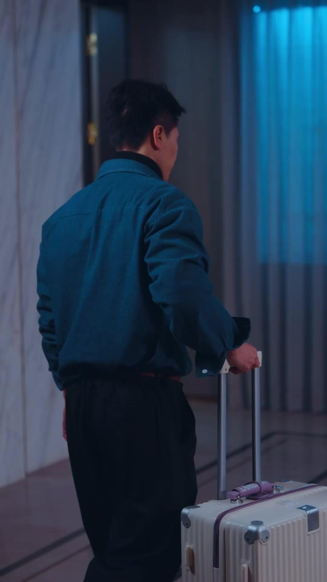 La niebla quedó, ella no