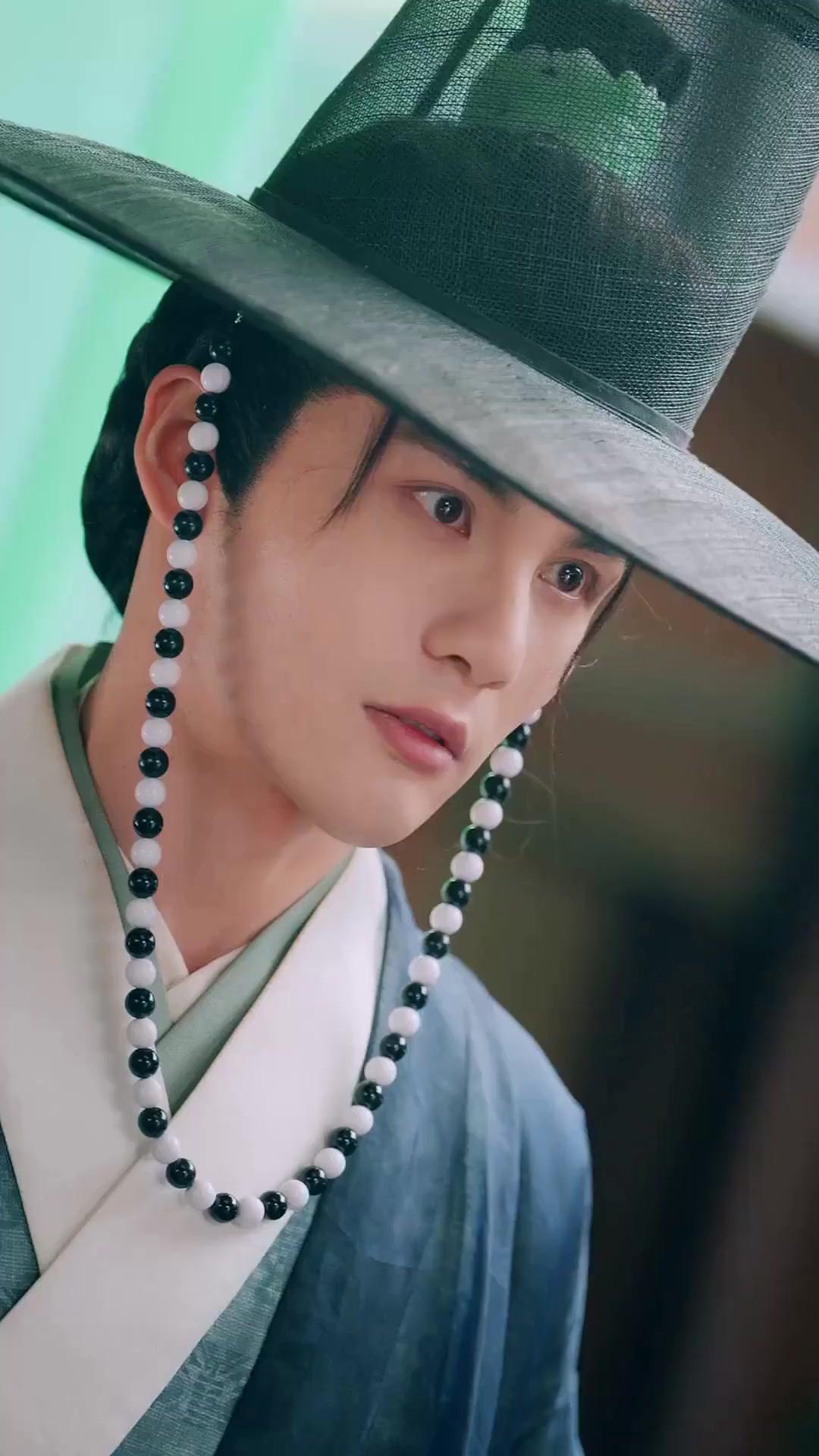 (Dubbed)His Trash, The Throne's Treasure