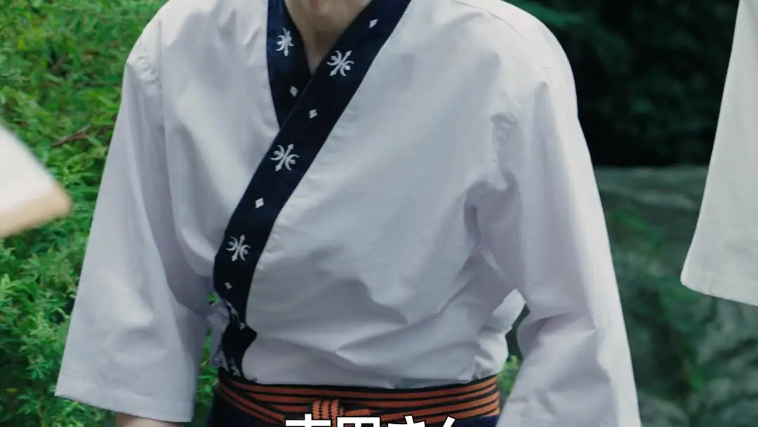 消えたゴッドシェフ：包帯の手と扇子の影、裏で動く三つの男