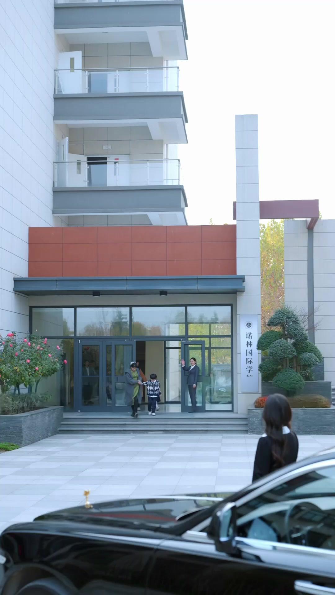 Gerçek Anne Sahte Anneyi Parçalıyor