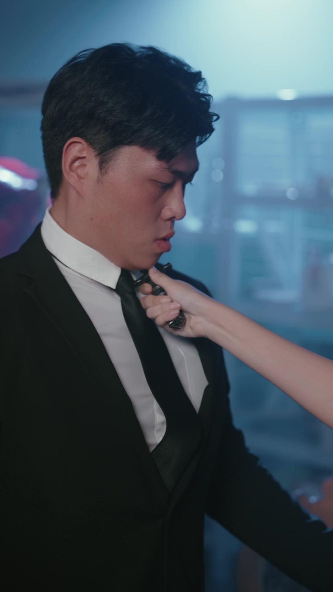 Heiress Sisters Back for Blood